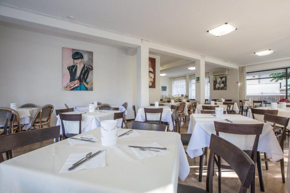 Hotel Hollywood 리치오네 외부 사진