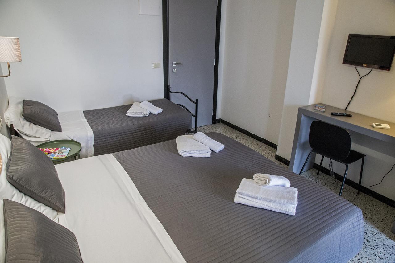 Hotel Hollywood 리치오네 외부 사진