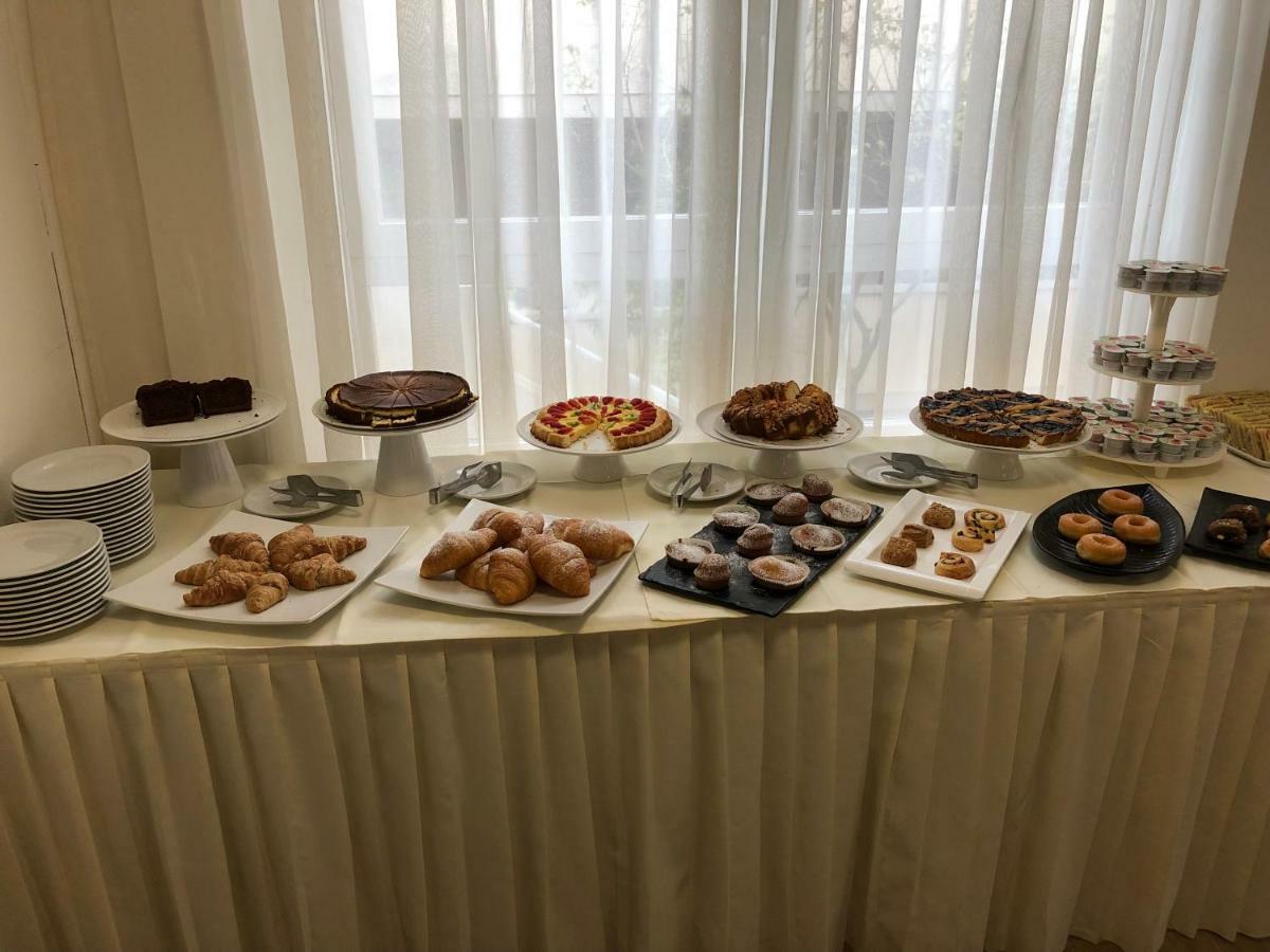 Hotel Hollywood 리치오네 외부 사진